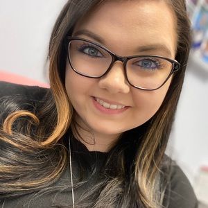 Meet your Posher, Katelyn